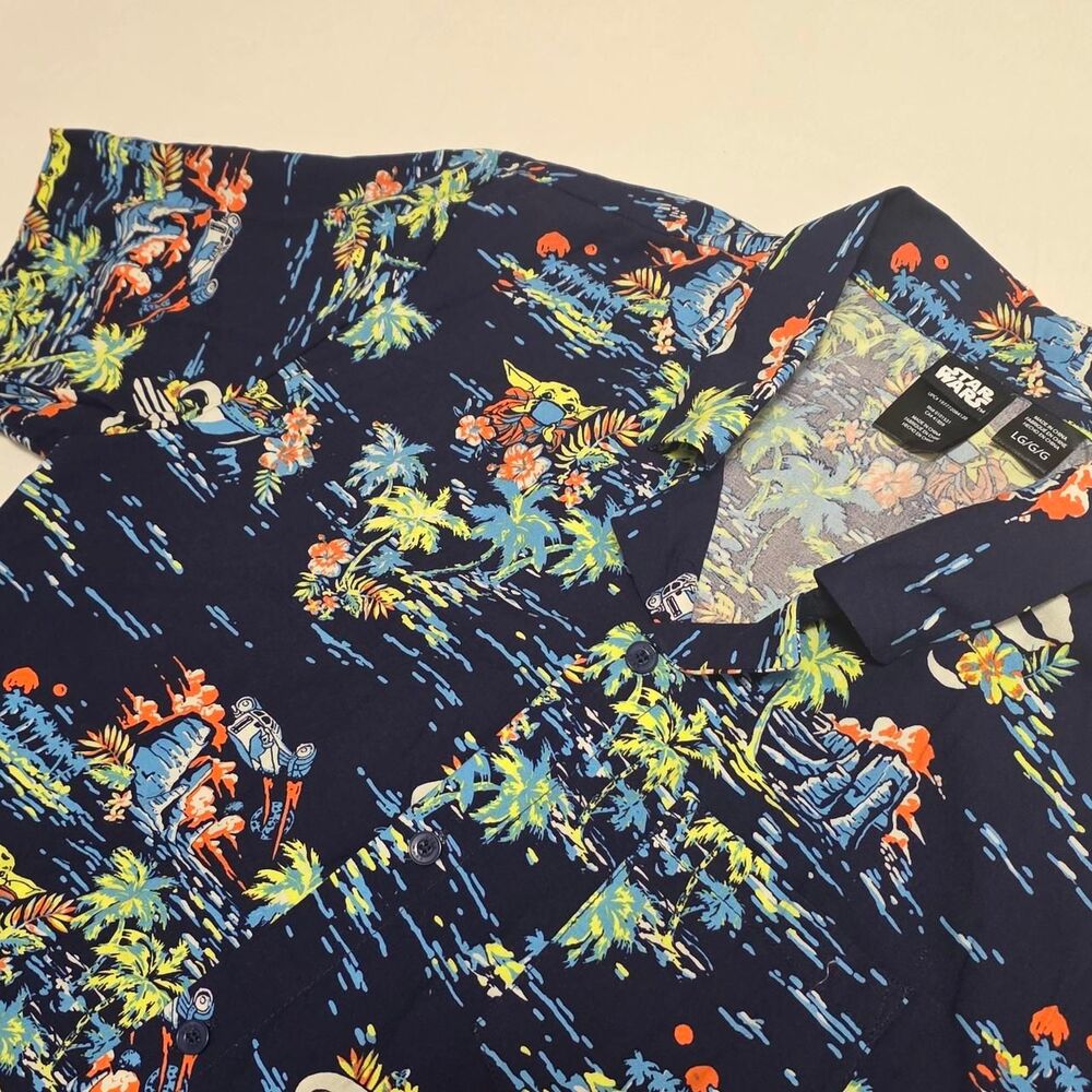 Star Wars Men's Large Tropic Baby Yoda Hawaiian button-up shirt in navy blue